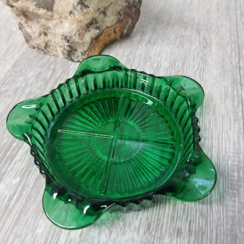 Vintage Anchor Hocking forest green ashtray
